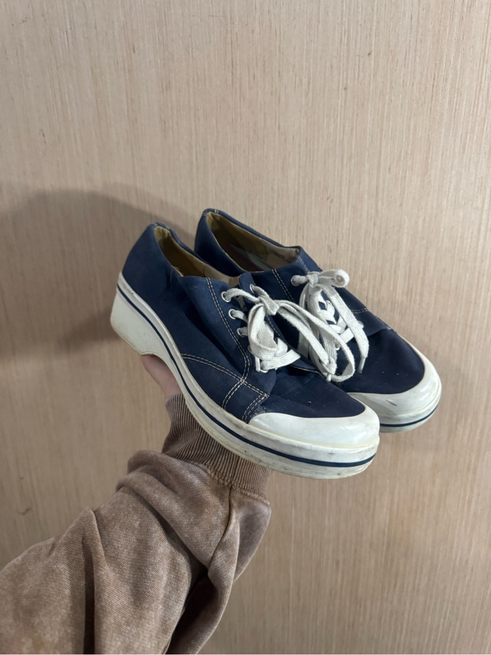 Dansko Slip Resistant Navy Canvas Low-Top Sneakers with White Accents Size 8